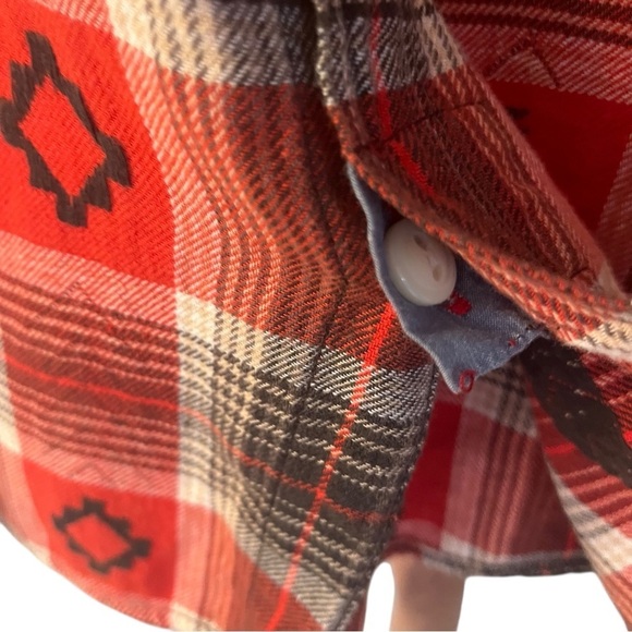 True Grit Red and Black Casual Button Down Shirt Red/Black Aztec Print Sz L - Picture 9 of 12